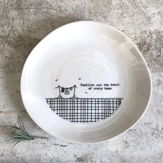 Cross hatch plate - Families are the heart of every home