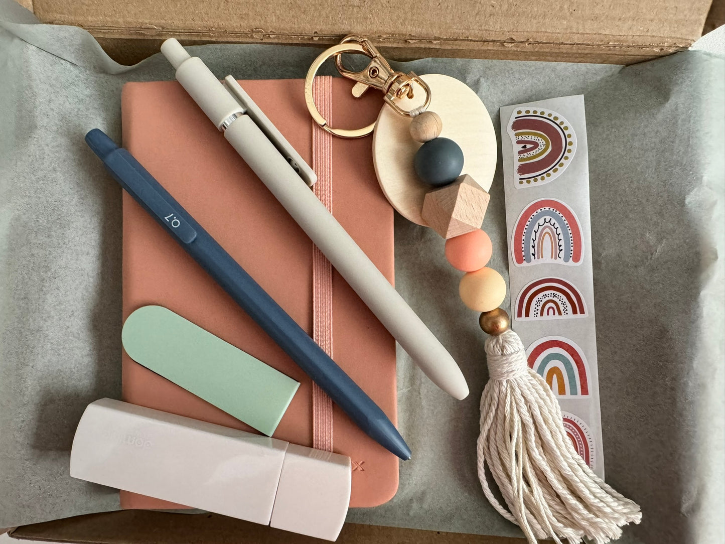 Stationery Gift Box (A6 notebook with keychain - 7 items)