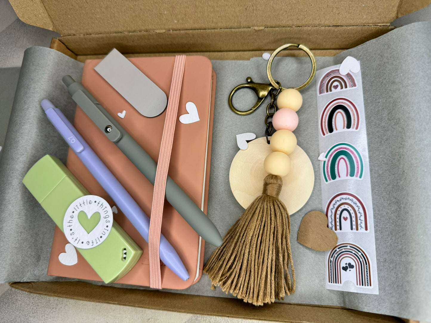 Stationery Gift Box (A6 notebook with keychain - 7 items)