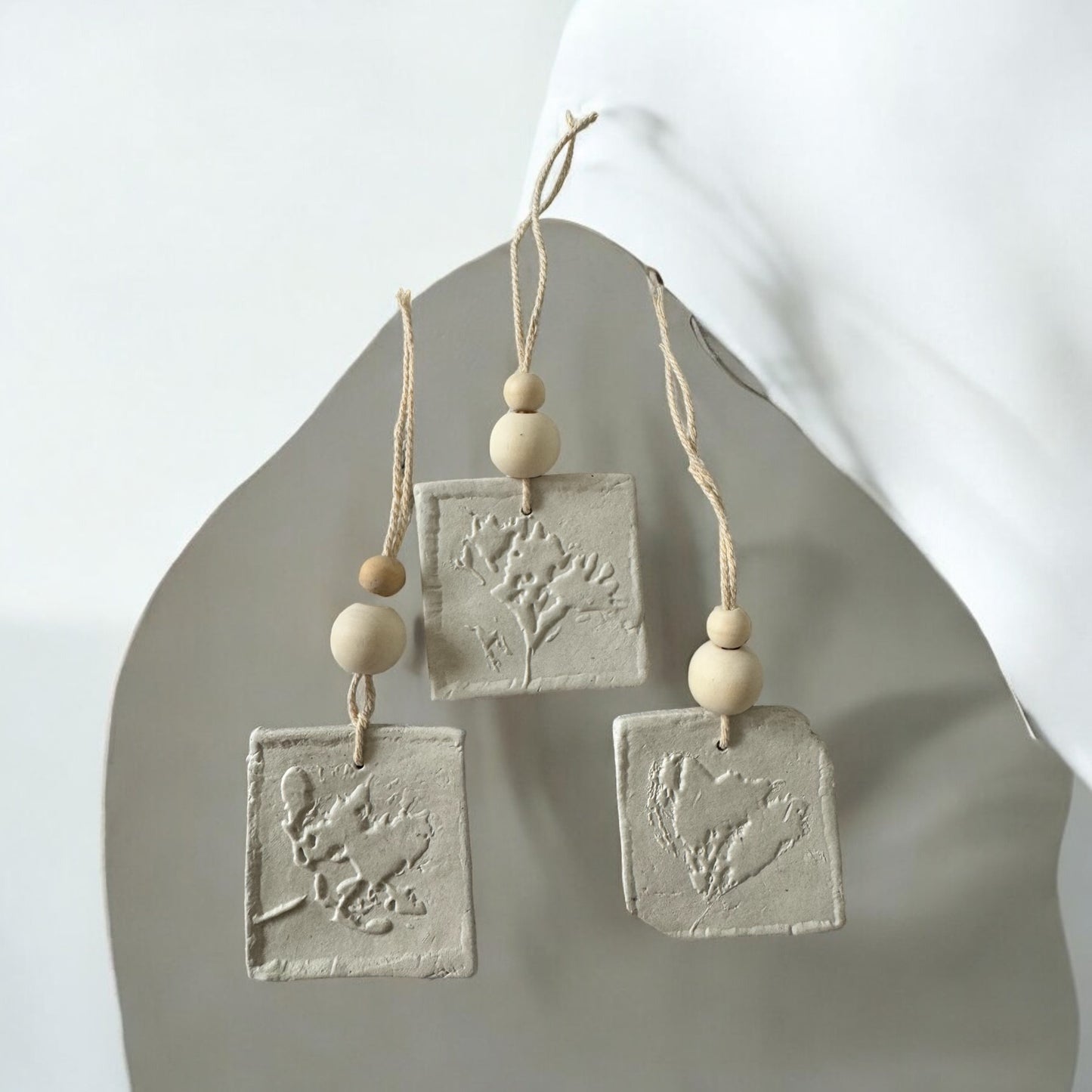 WILD FLOWER BLOSSOM - Handmade clay tag