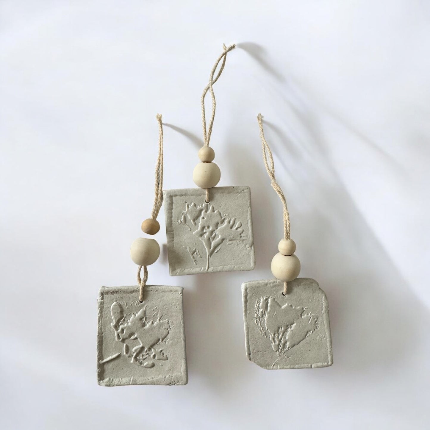 WILD FLOWER BLOSSOM - Handmade clay tag